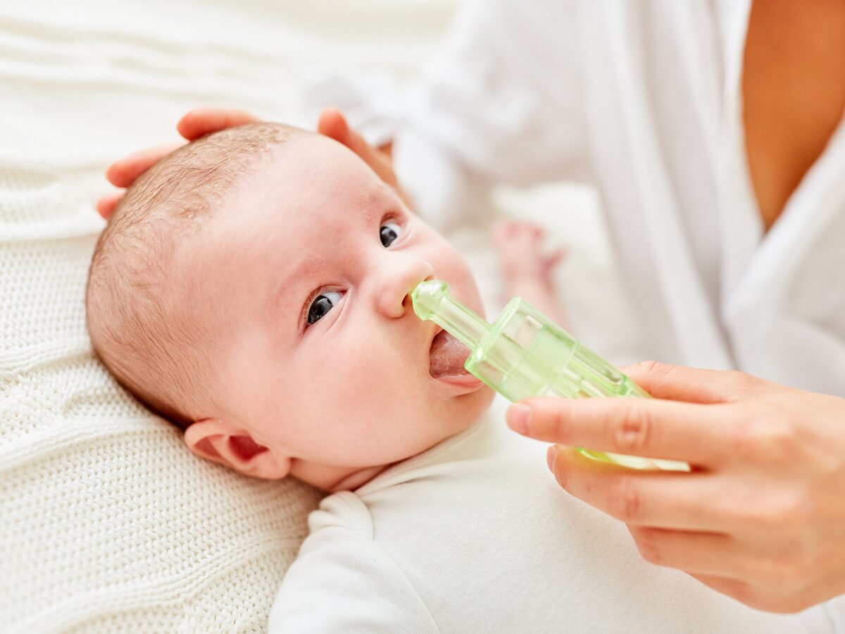 Les Soins Nasaux pour Bébé : Décongestionner et Hydrater