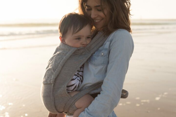 Découvrez les nombreux avantages du portage pour bébé et parent : sécurité, confort, lien renforcé, et liberté au quotidien. Adoptez cette pratique ancestrale.