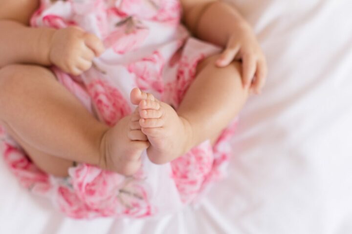 Hygiène des plis cutanés chez les bébés