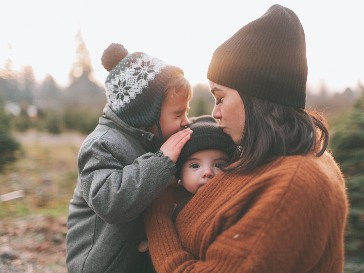 Protéger la peau de bébé en hiver : Astuces pour prévenir la sécheresse