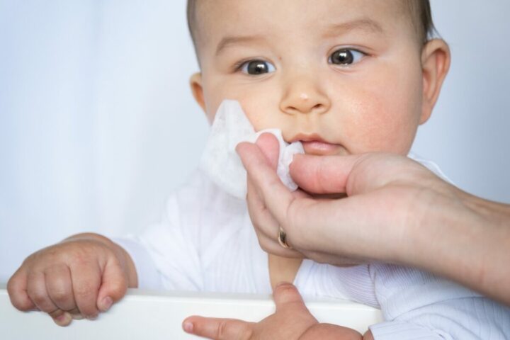 La gestion des rougeurs autour de la bouche de bébé dues à la salivation