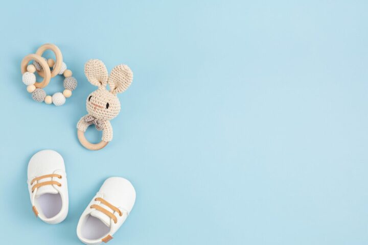 Les premières chaussures de bébé : à quel moment les choisir et comment bien s’y prendre ?